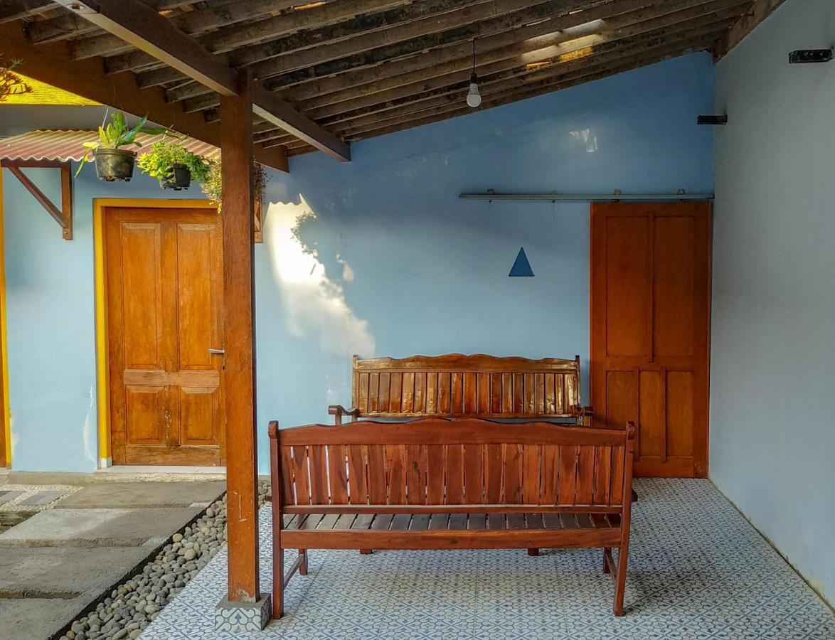 Genthong Homestay Magelang Exteriör bild
