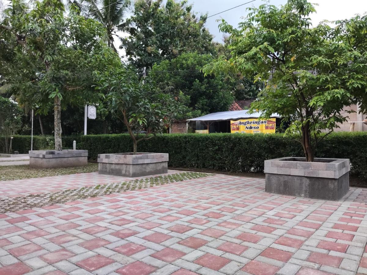 Genthong Homestay Magelang Exteriör bild