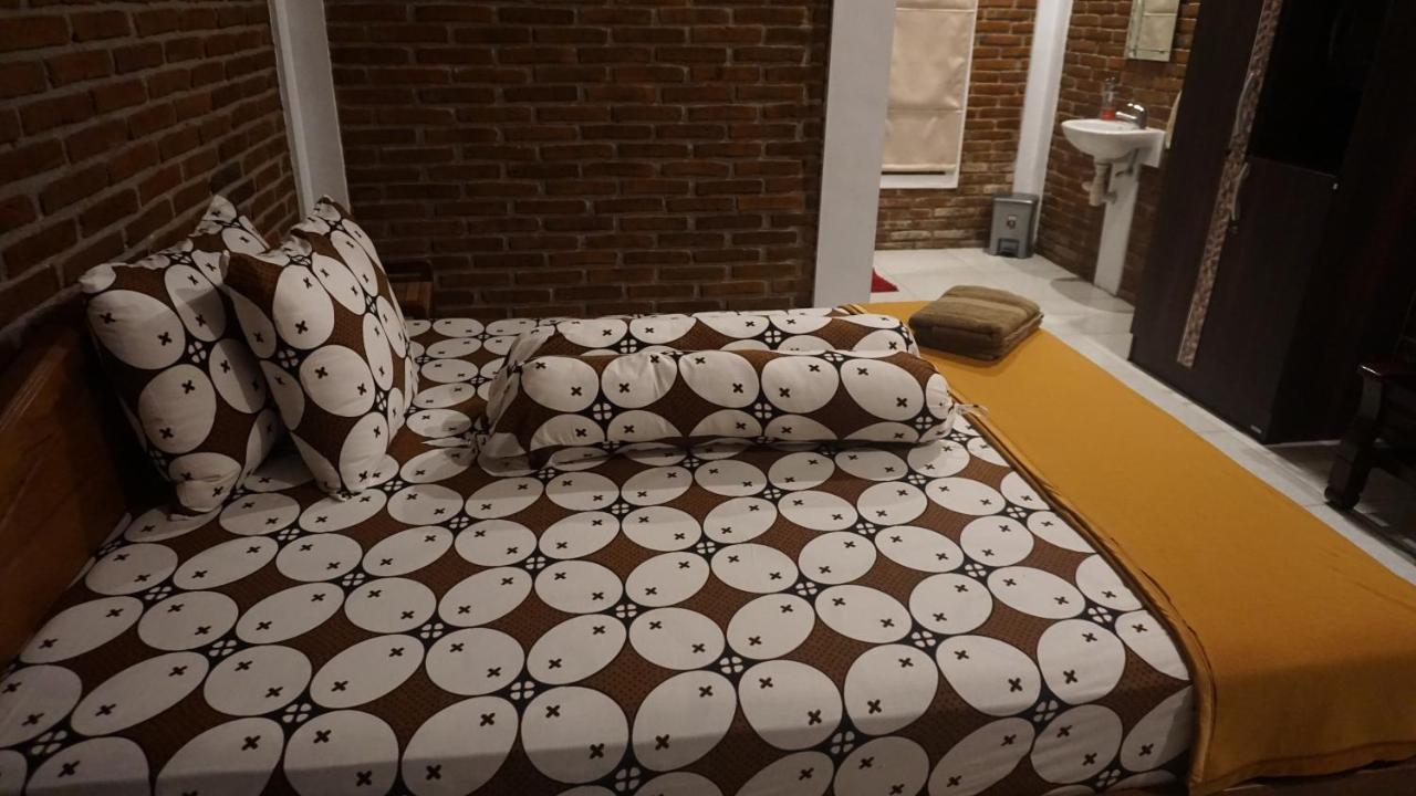 Genthong Homestay Magelang Exteriör bild