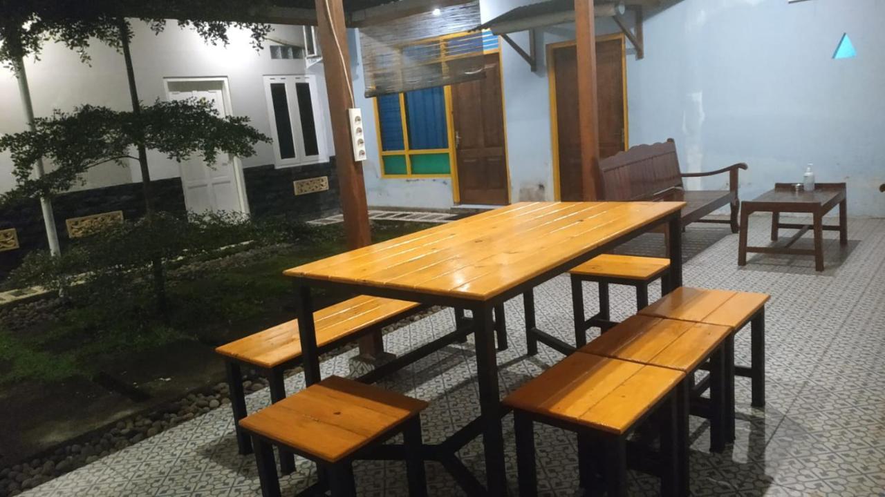 Genthong Homestay Magelang Exteriör bild