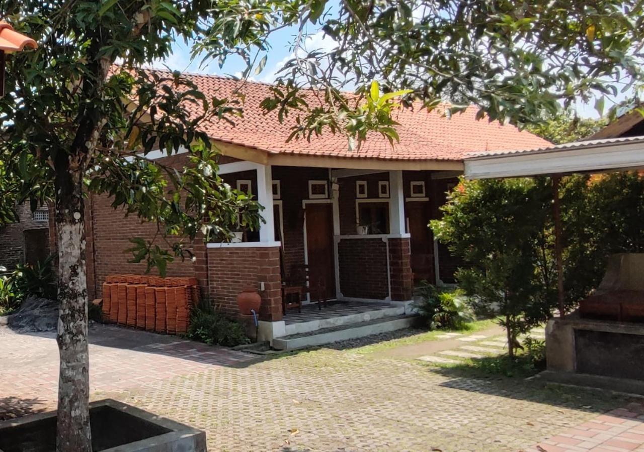 Genthong Homestay Magelang Exteriör bild