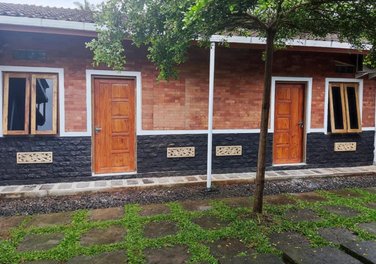 Genthong Homestay Magelang Exteriör bild
