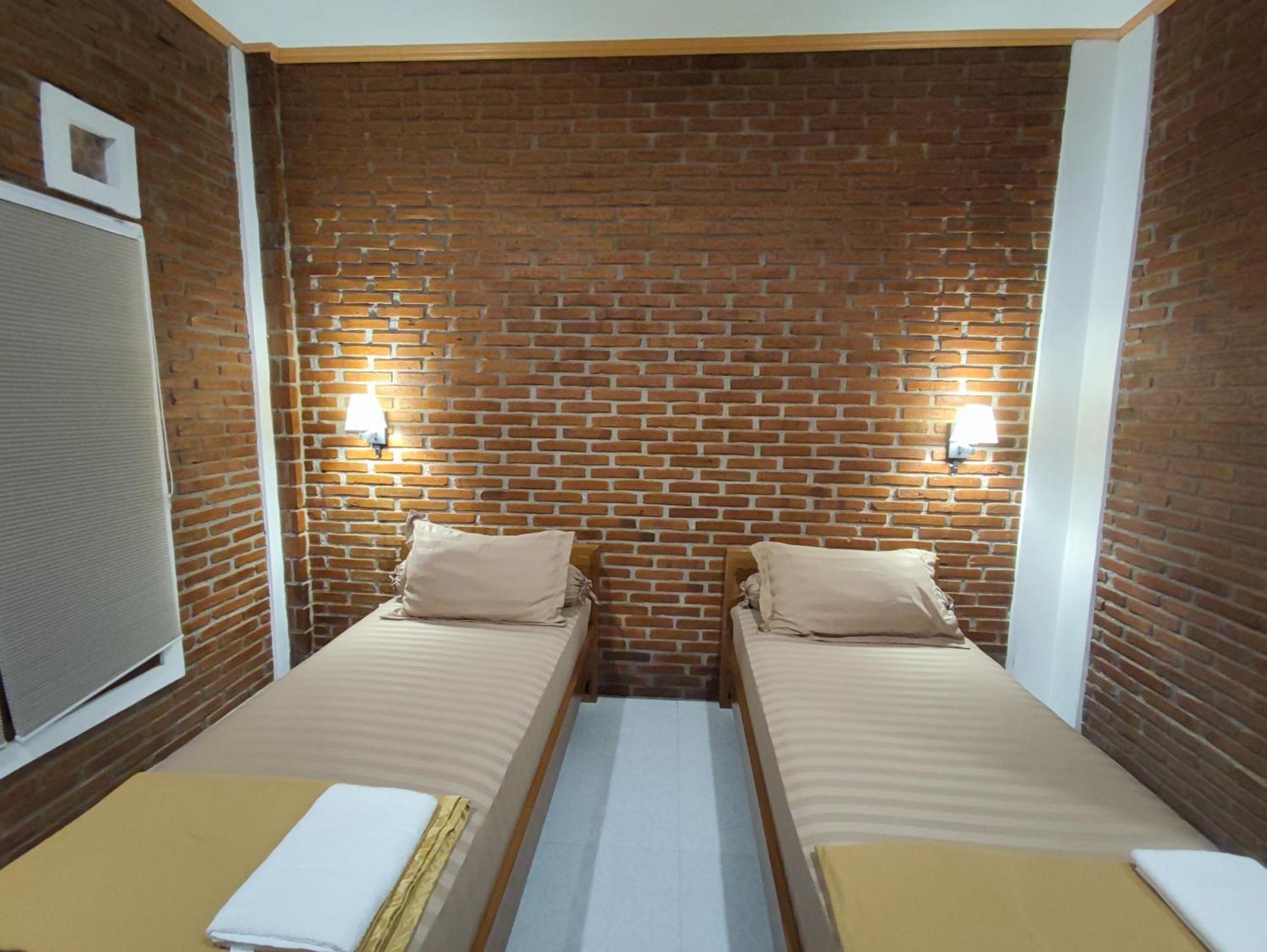 Genthong Homestay Magelang Exteriör bild