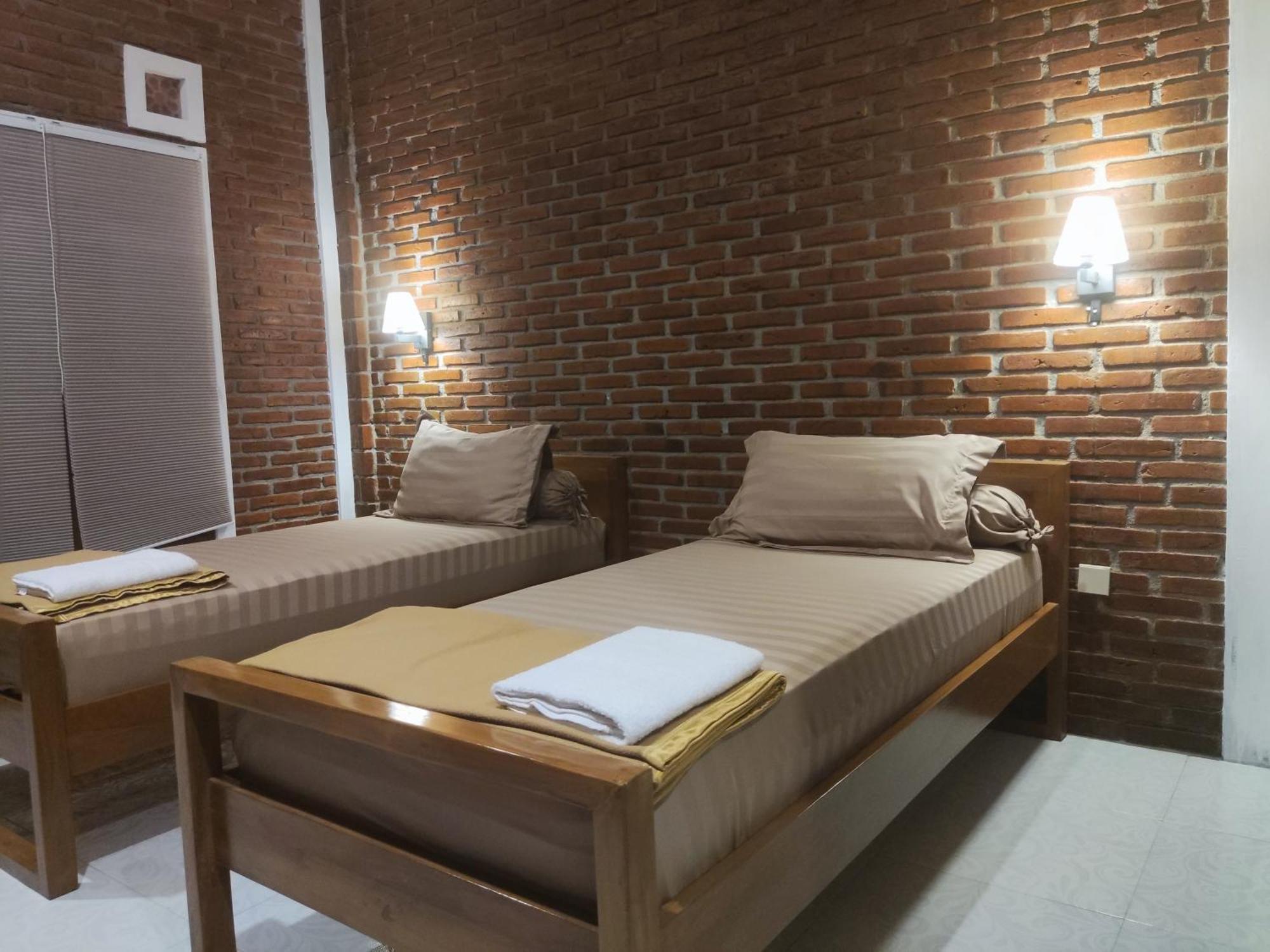 Genthong Homestay Magelang Exteriör bild