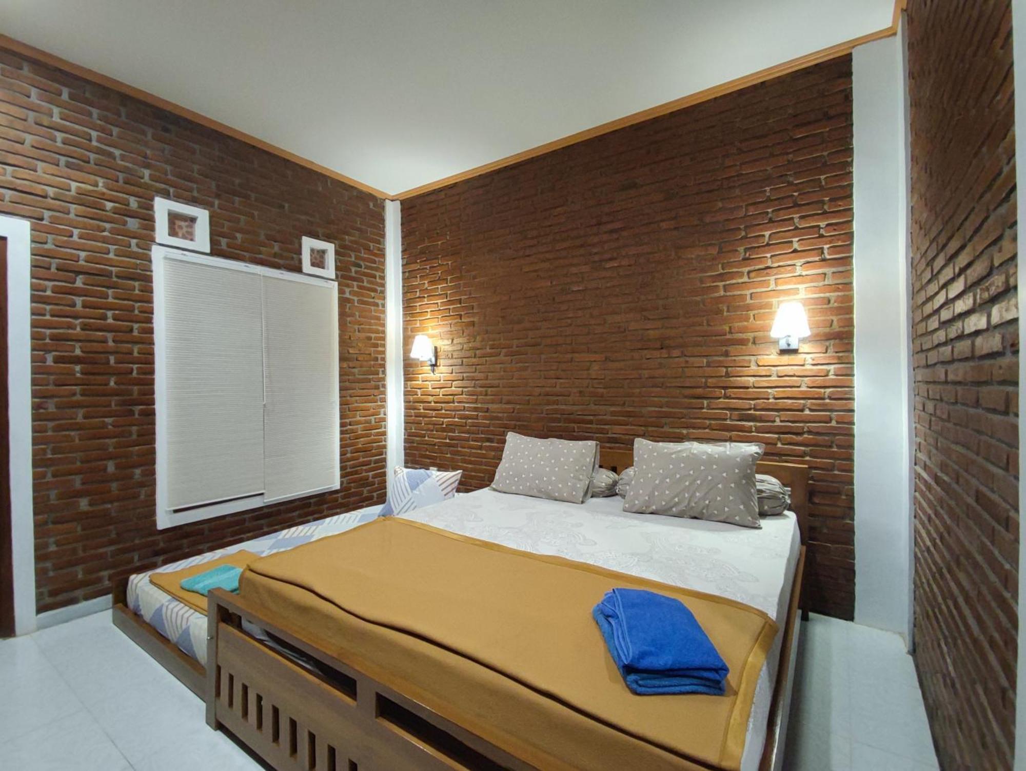 Genthong Homestay Magelang Exteriör bild