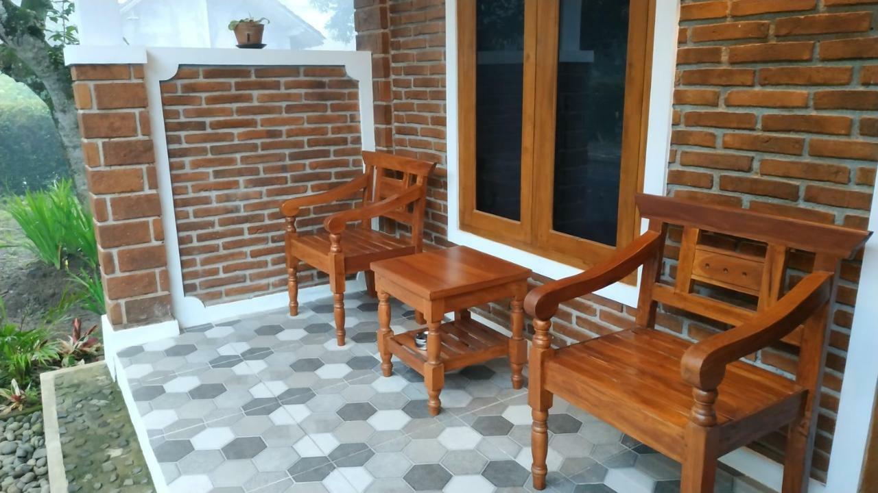 Genthong Homestay Magelang Exteriör bild