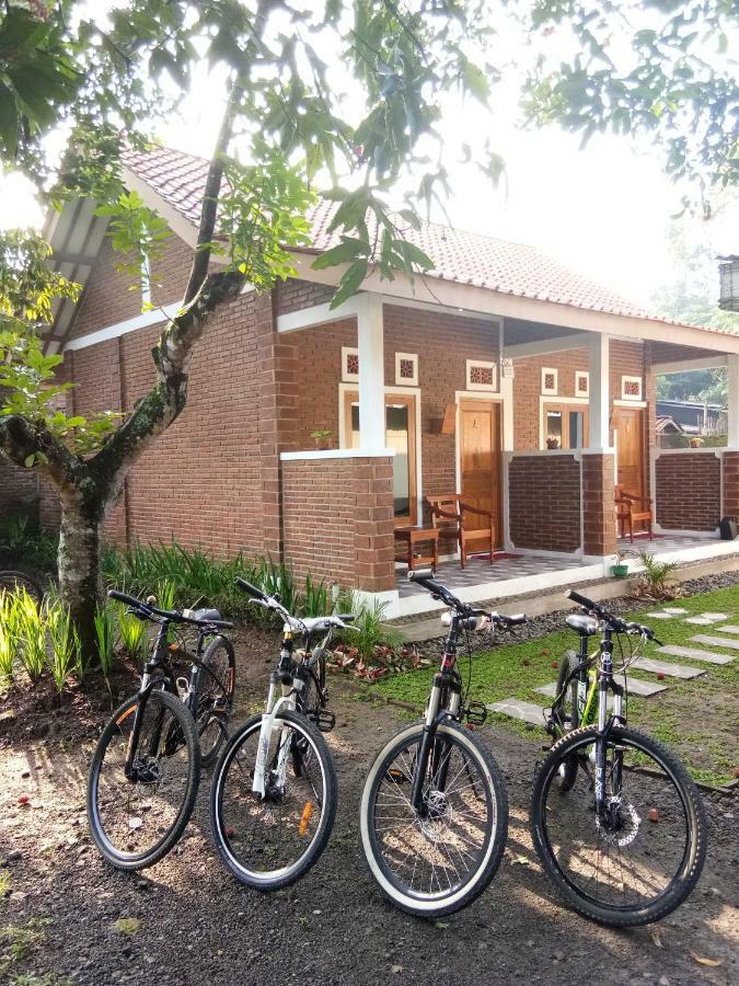 Genthong Homestay Magelang Exteriör bild