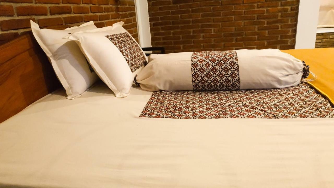 Genthong Homestay Magelang Exteriör bild