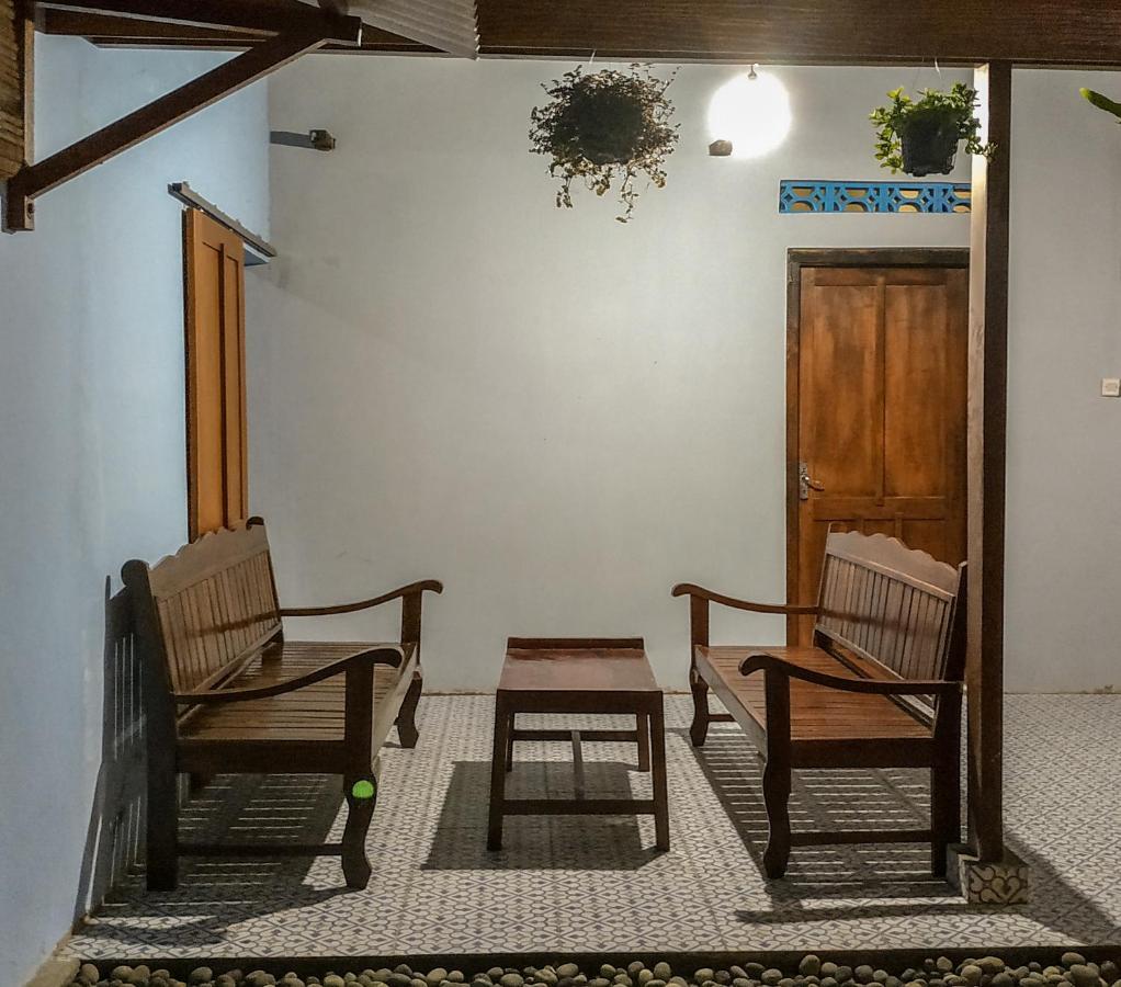 Genthong Homestay Magelang Exteriör bild